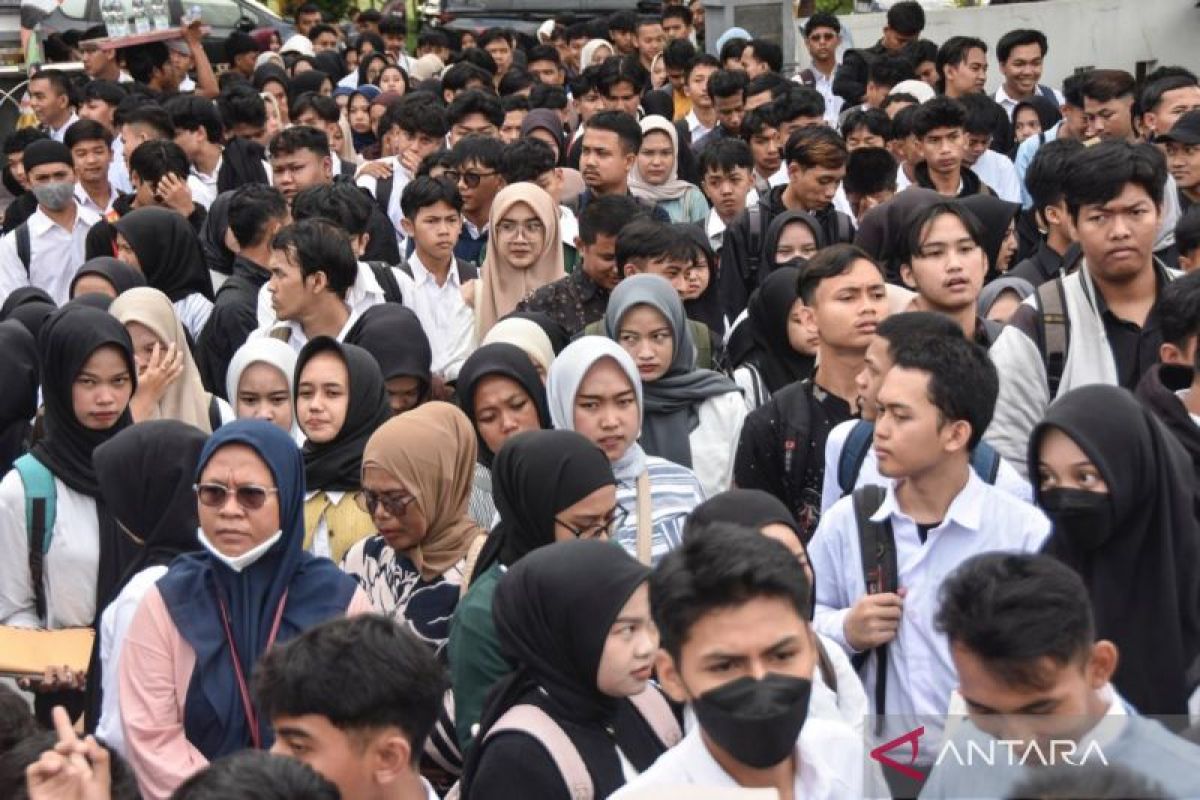 Synergy key to advancing Indonesia's employment, development: minister