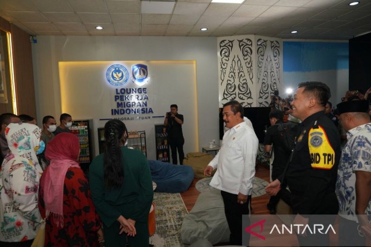 Menteri Imipas resmikan 30 unit autogate di Bandara Kualanamu