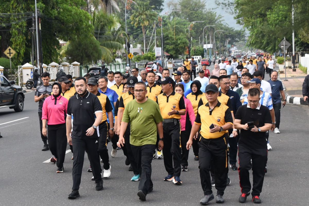 Wako Fadly Amran hadiri kegiatan olahraga bersama sambut Hari Bhayangkara ke-79