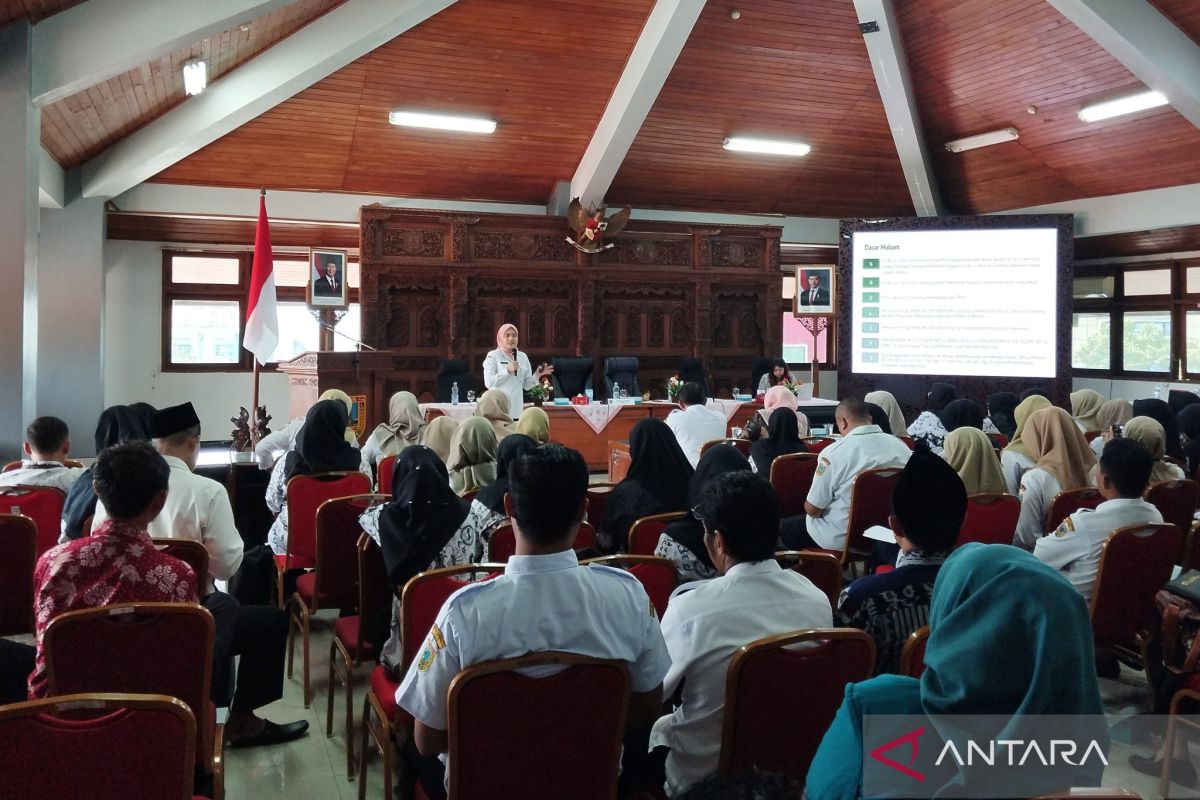 Kudus integrasikan kurikulum lingkungan  hidup menuju sekolah Adiwiyata