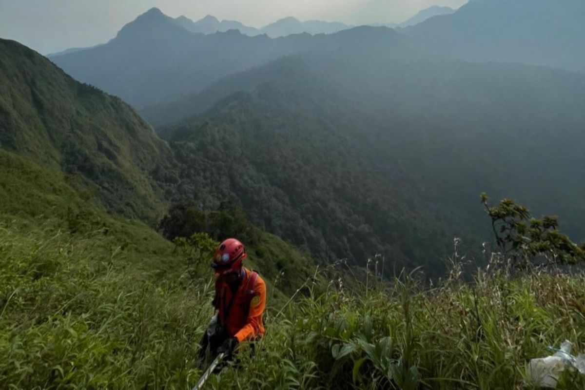 Pendaki Gunung Natas Angin Kudus yang terjatuh ditemukan meninggal