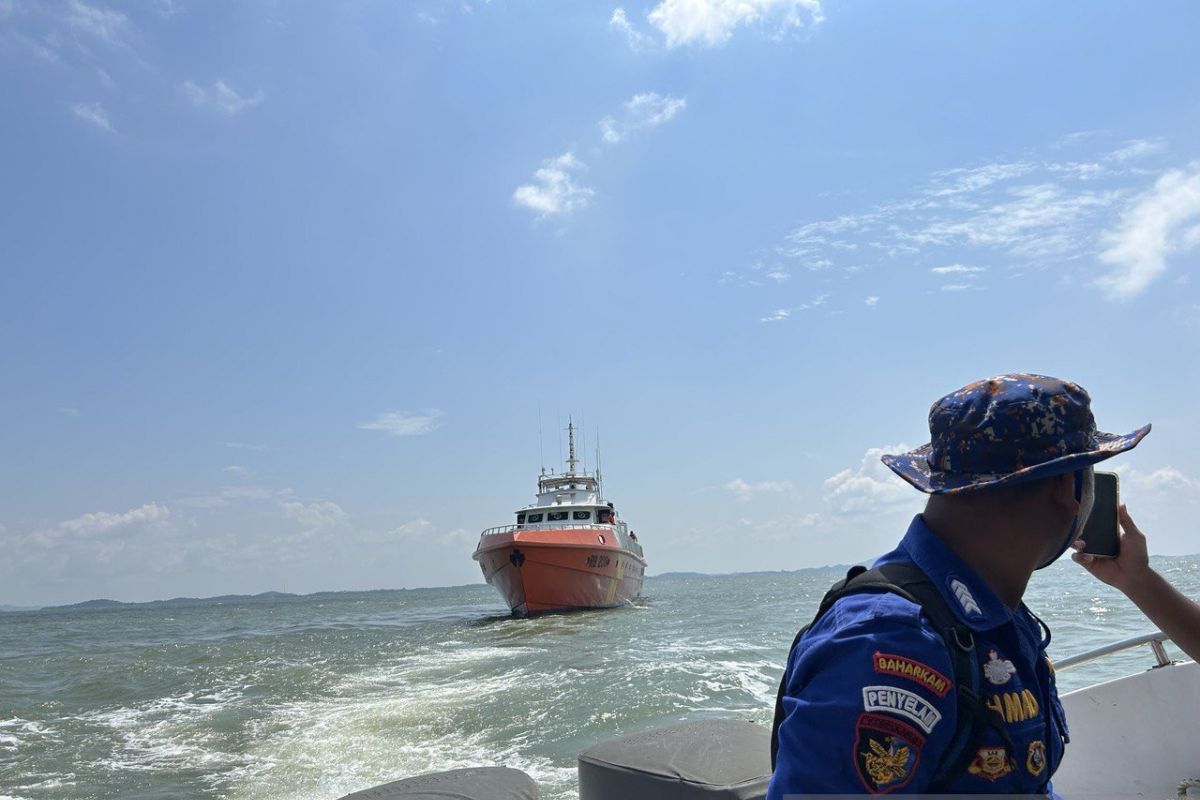 Basarnas kerahkan kapal RB 209 cari korban kapal tenggelam di Selat Pulau Nenek