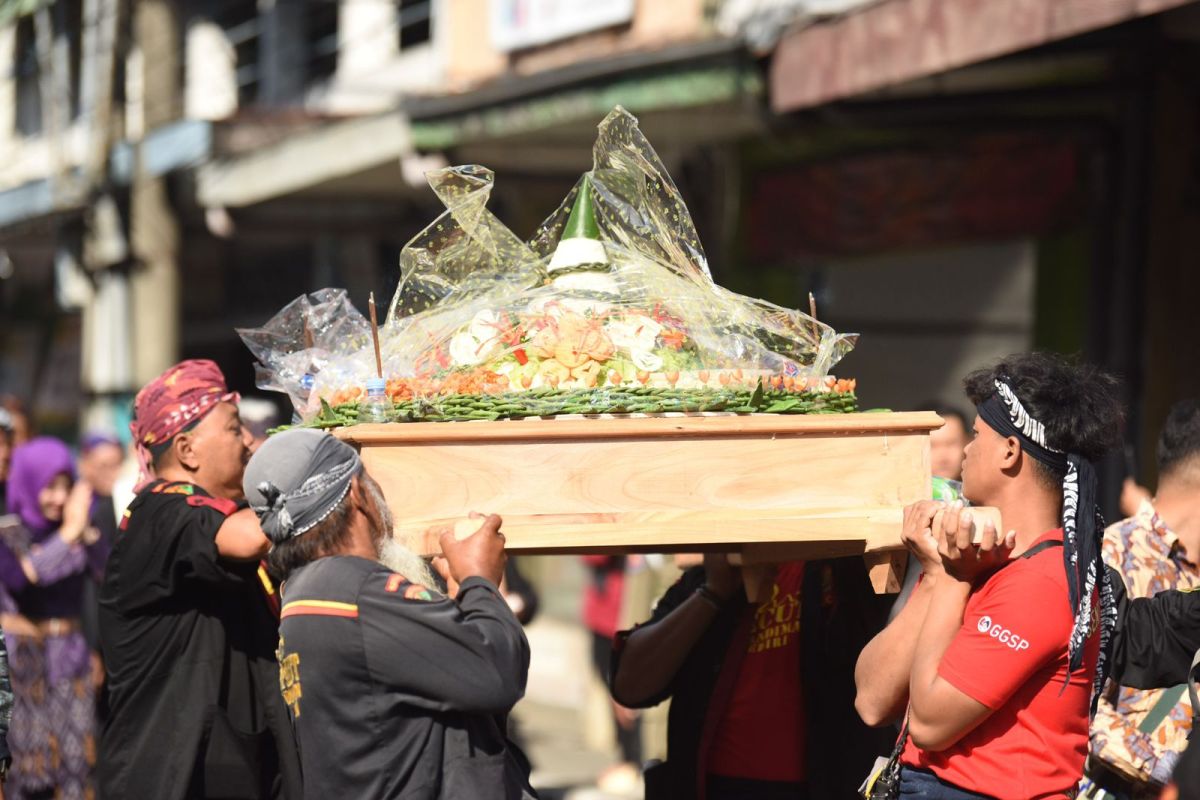 Pemkot Kediri gelar tumpengan massal sambut 1 Muharram