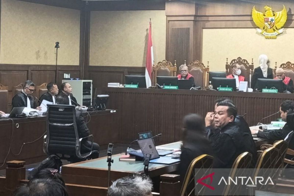 Hasto sebut alasan bantu Harun Masiku karena libatkan nama senior partai