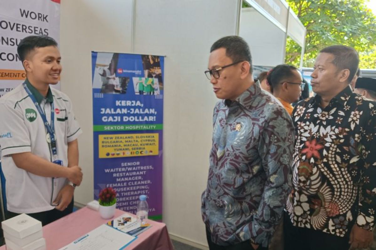 RI Govt opens center to protect uni graduates from trafficking