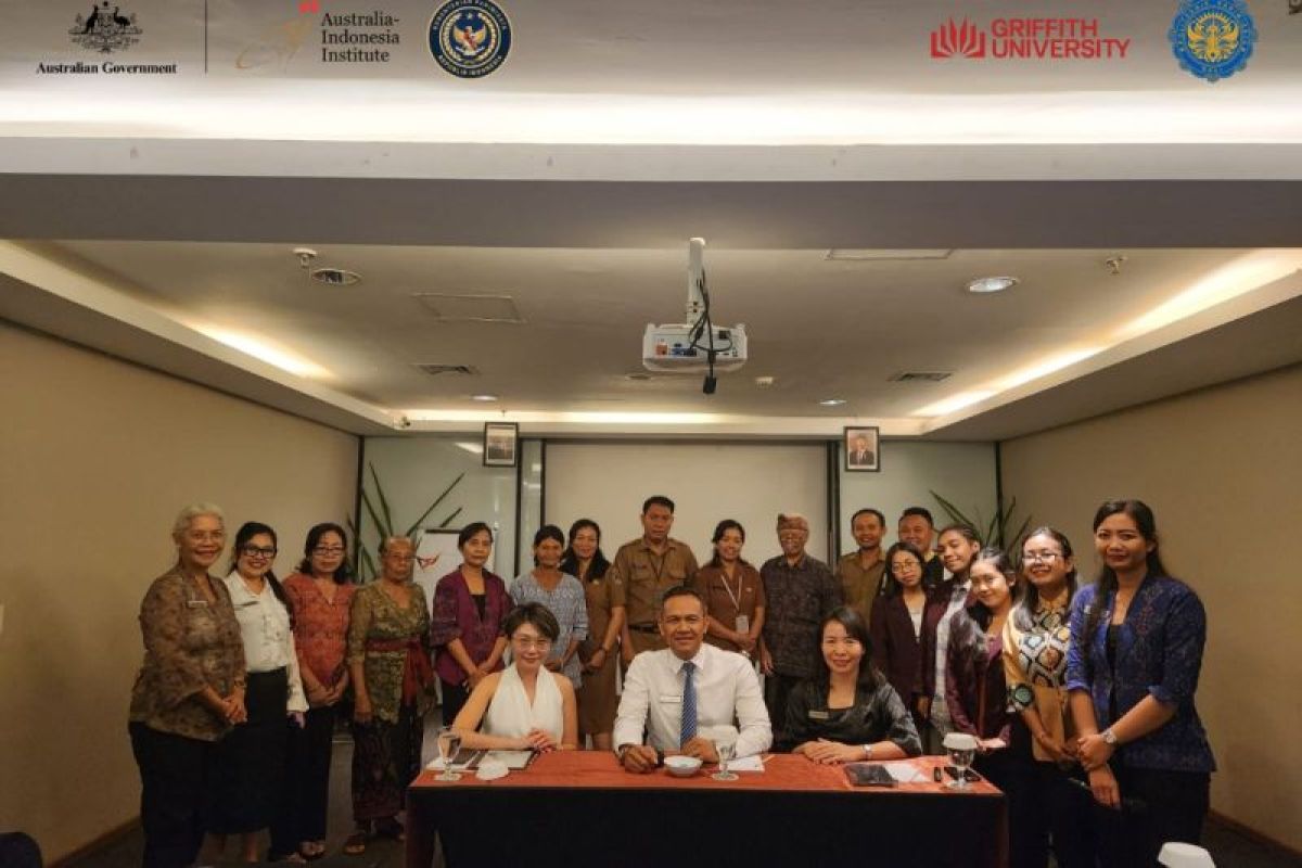 Poltekpar Bali buat kolaborasi riset internasional tentang tenun