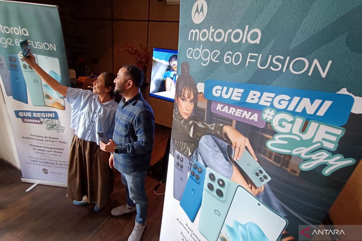 Motorola Perkenalkan edge 60 FUSION di Surabaya