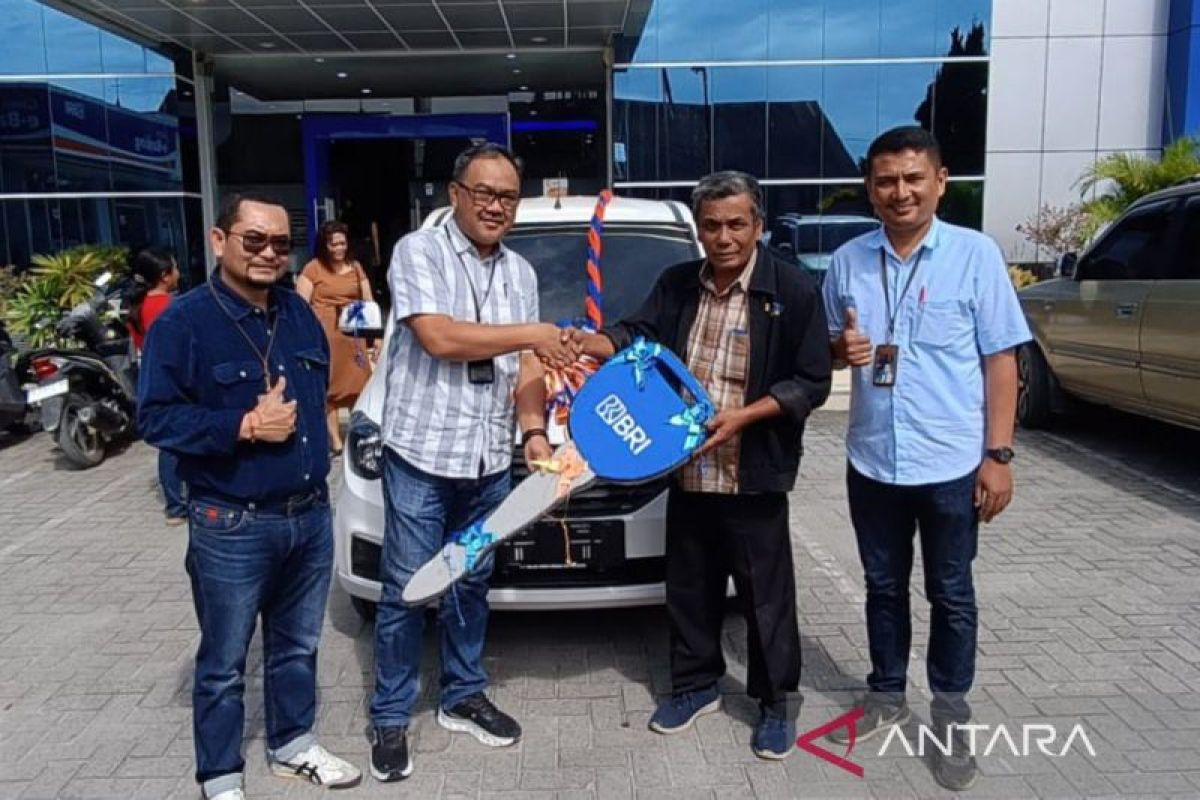 BRI Tarutung serahkan hadiah utama panen hadiah simpedes