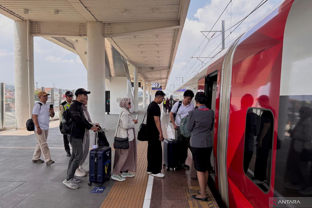 Kereta Whoosh catat rekor harian tertinggi dengan layani 25.794 penumpang dalam sehari