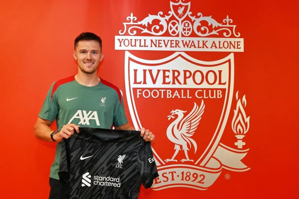 Liverpool resmi merekrut kiper baru Freddie Woodman