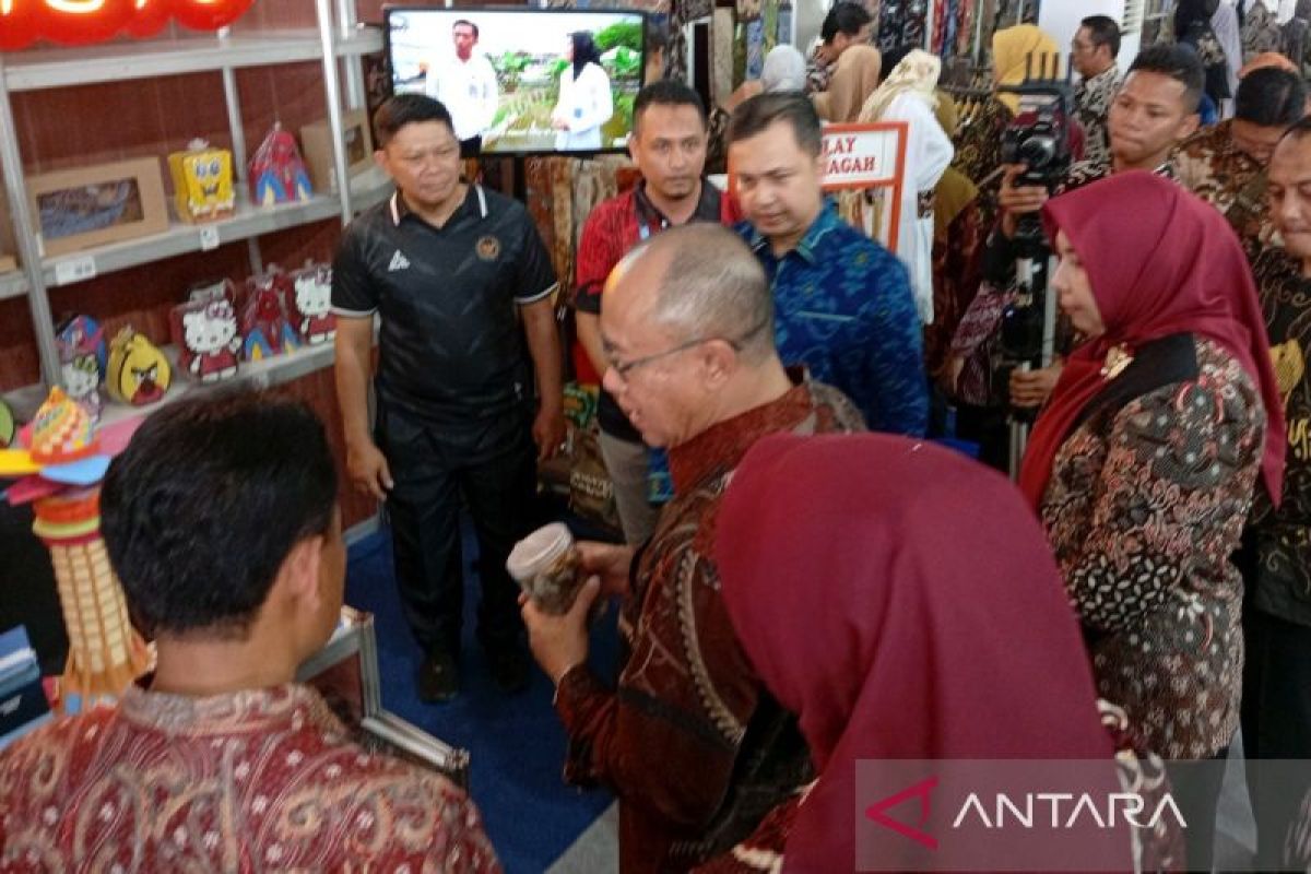 Bupati Banyumas minta UMKM  berani ekspansi ke pemasaran digital