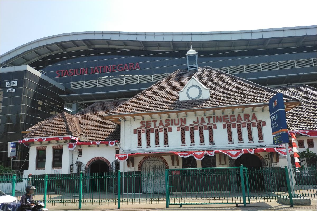 Besok, 11 kereta dari Gambir berhenti di Jatinegara 