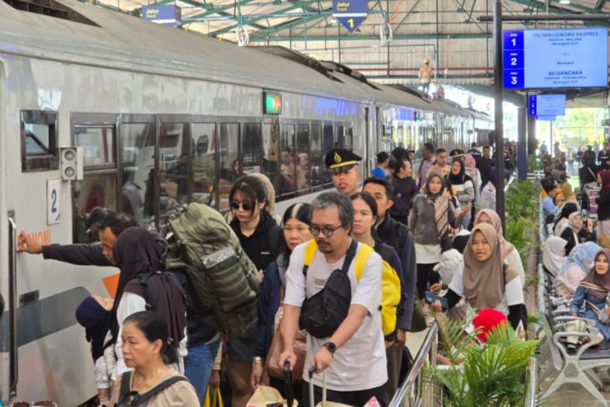 KAI Stasiun Blitar melayani 6.550 penumpang di libur Tahun Baru Islam