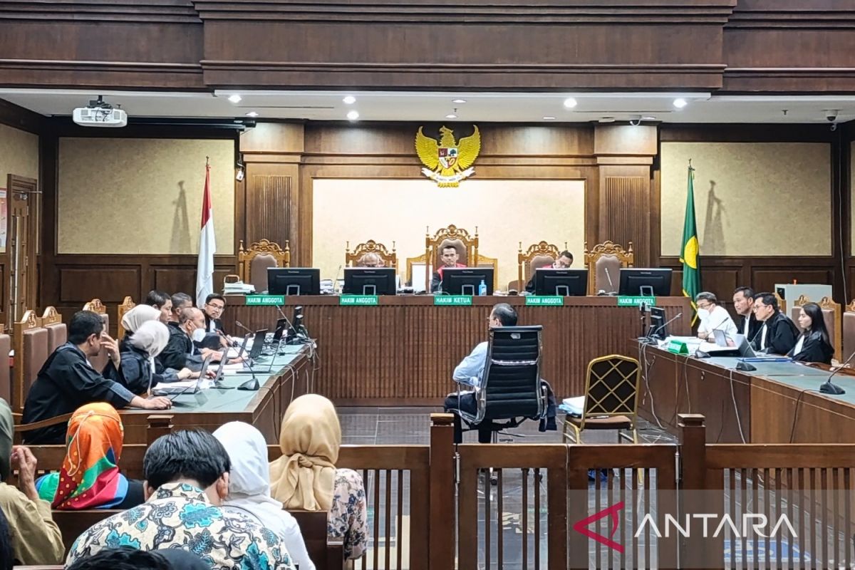 Tom Lembong sebut lanjutkan kebijakan importasi gula dari masa Rachmat Gobel