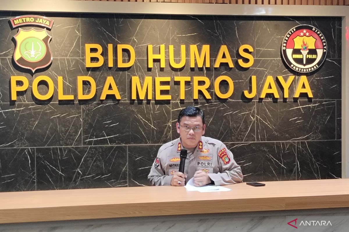Seorang pria diamankan warga usai kedapatan curi ponsel di Bekasi