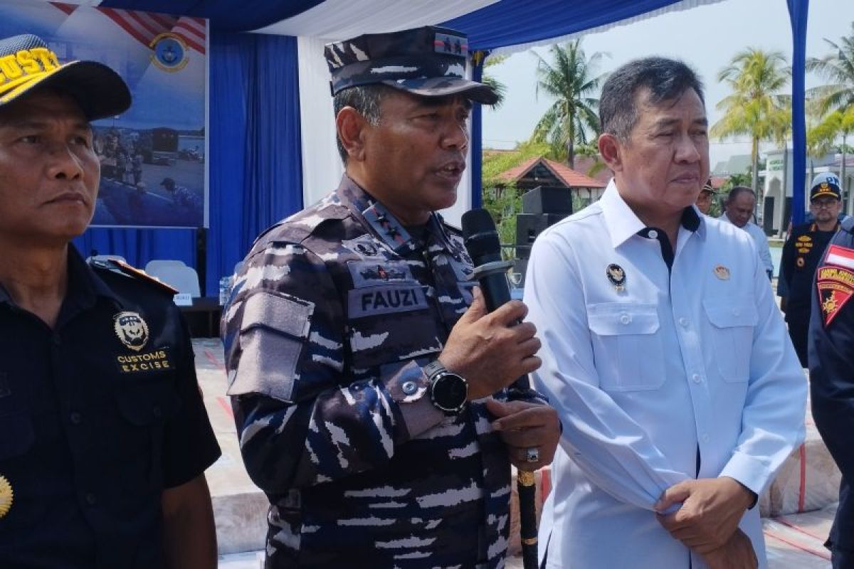 Pangkoarmada I tangkap 2,5 juta bungkus rokok ilegal di Dumai
