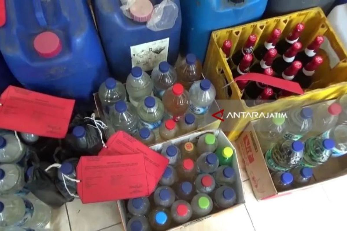 Peringatan Suro, Polres Magetan amankan 233 botol minuman keras