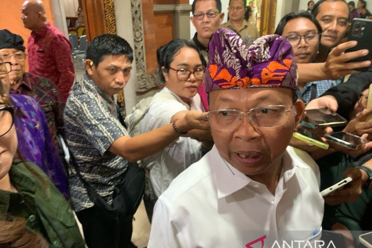 Gubernur Bali tolak keinginan DPRD buat legalkan sabung ayam