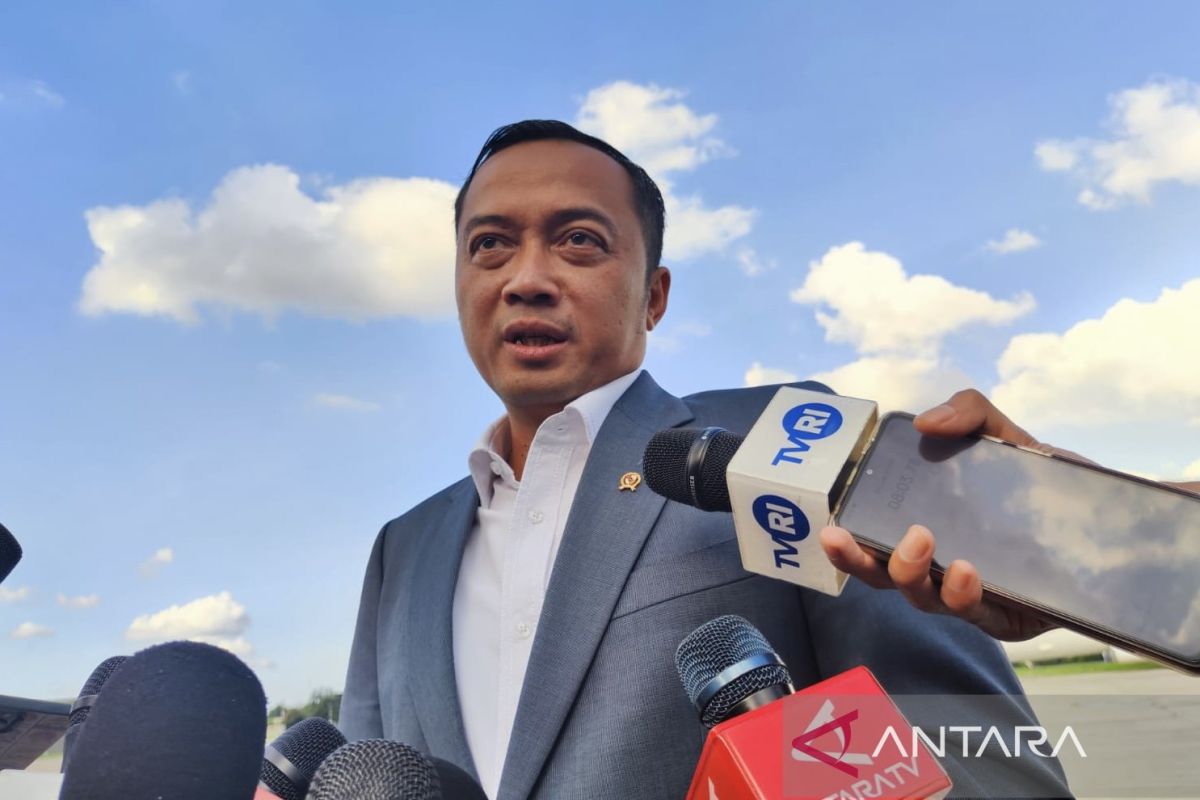Prabowo reviews programs, demands regular updates from ministers