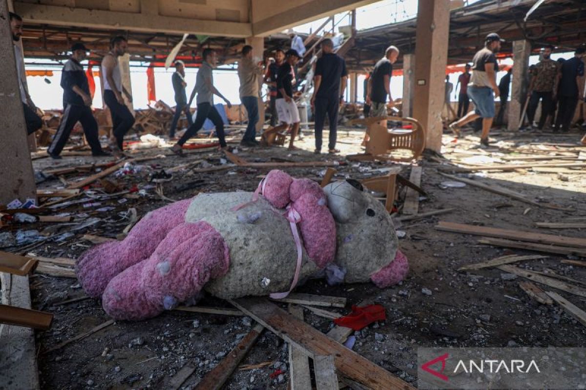 Direktur RS Indonesia di Gaza tewas dalam serangan Israel