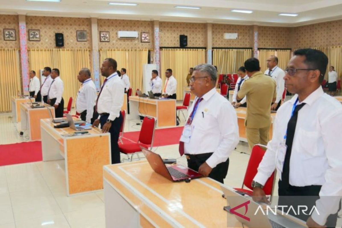 Puluhan pejabat Pemkab Teluk Wondama ikuti uji kesesuaian kompetensi