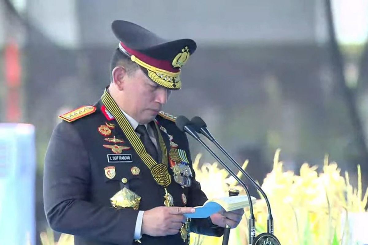 Polri selamatkan buruh korban PHK dengan memberikan pekerjaan layak