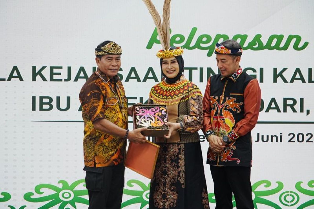 Gubernur Apresiasi Pengabdian Amiek Mulandari sebagai Kajati Kaltara