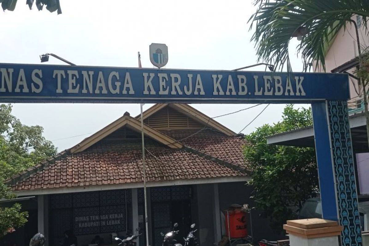 Disnaker Lebak berangkatkan 160 pekerja migran ke-12 negara