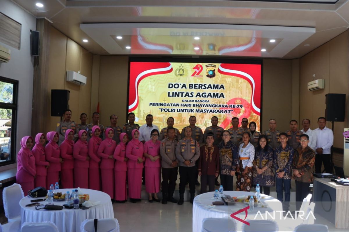Doa lintas agama warnai perayaan Hari Bhayangkara di Bangka Barat