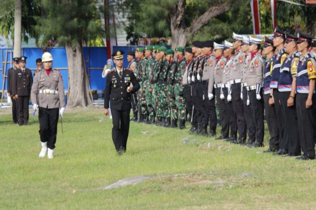 Bupati Majene beri penghargaan sembilan personel Satreskoba