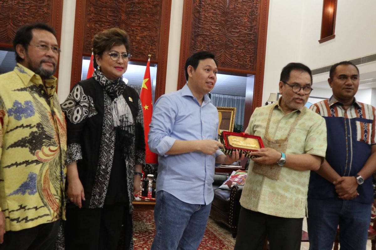 Dialog dengan mahasiswa di Beijing, Ketua DPD pesan jangan lupa pulang