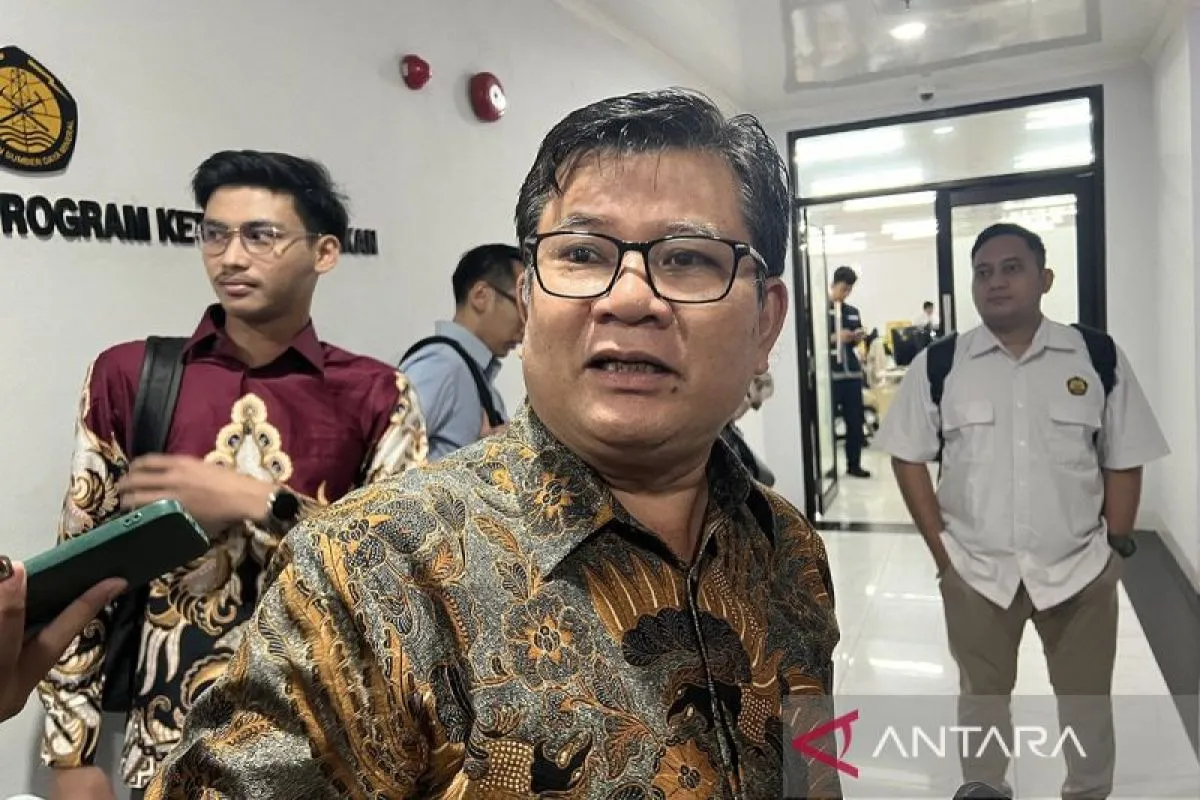 Permen ESDM 13/2025 atur kompensasi transmisi listrik lebih efektif