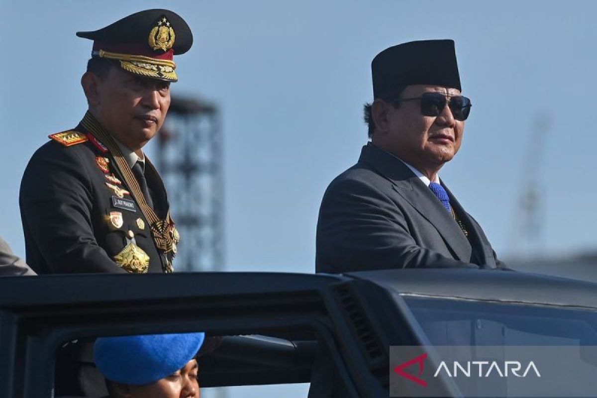 Prabowo urges Indonesian police to uphold public trust, serve people