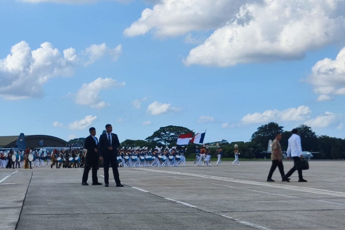 Prabowo reviews TNI contingent for Bastille Day parade in Paris