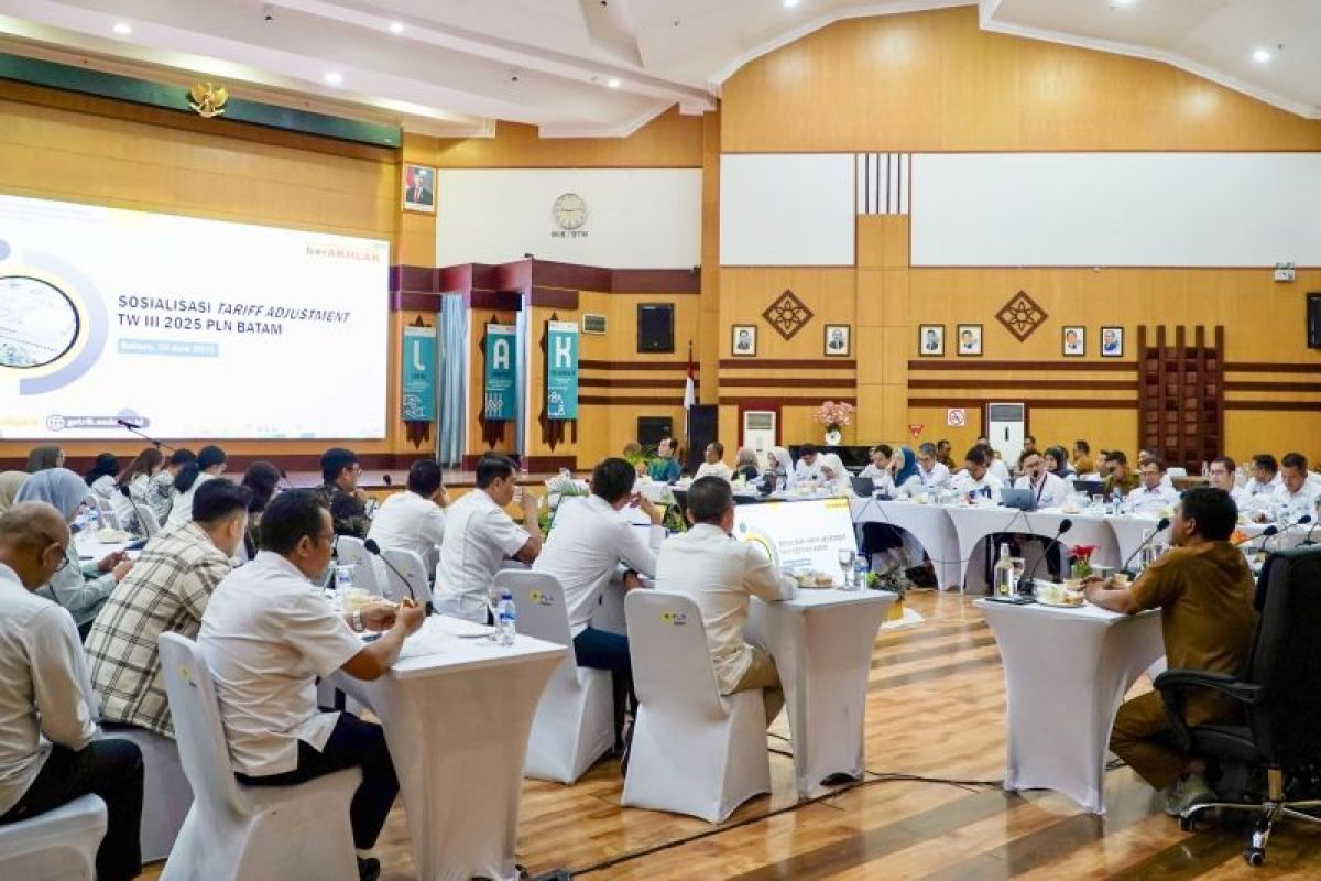 PLN Batam sosialisasikan penyesuaian tarif listik melalui diskusi publik