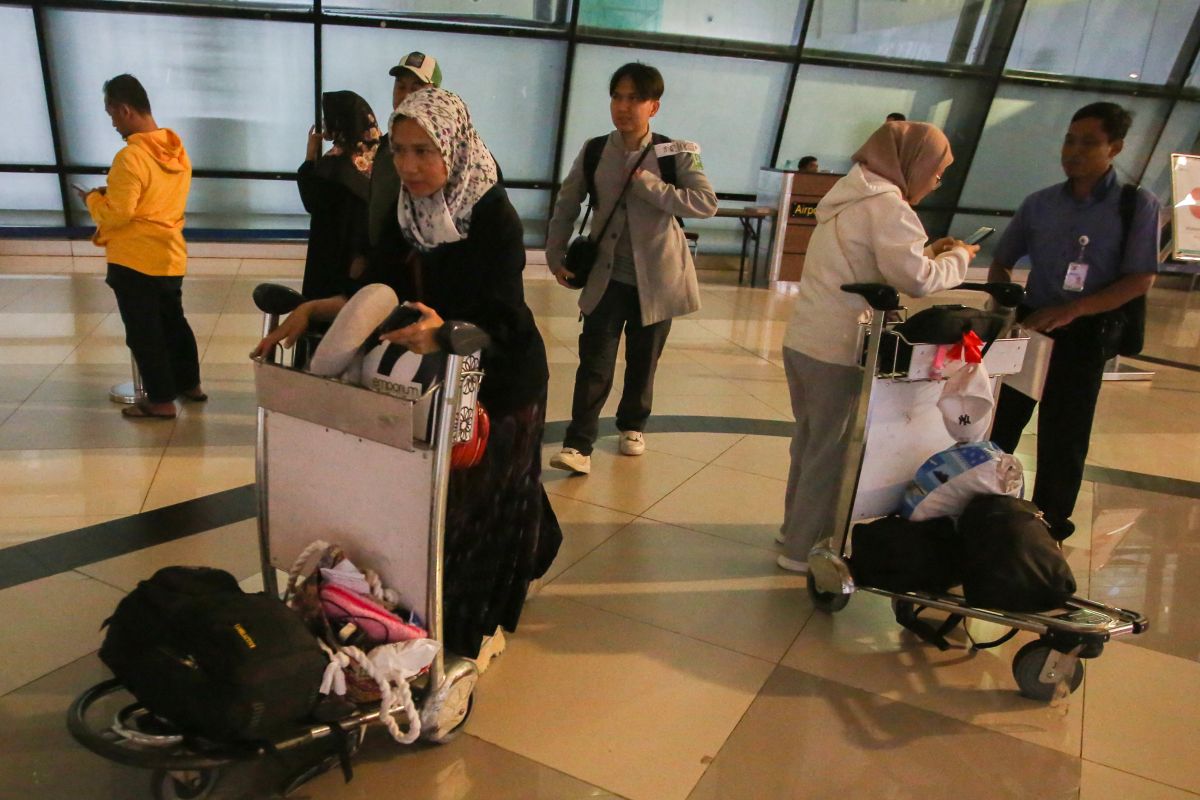 12 more Indonesian citizens return from Iran: ministry