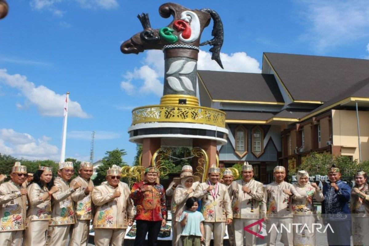 Gagang Mandau menjadi ikon dan identitas Kabupaten Pulang Pisau