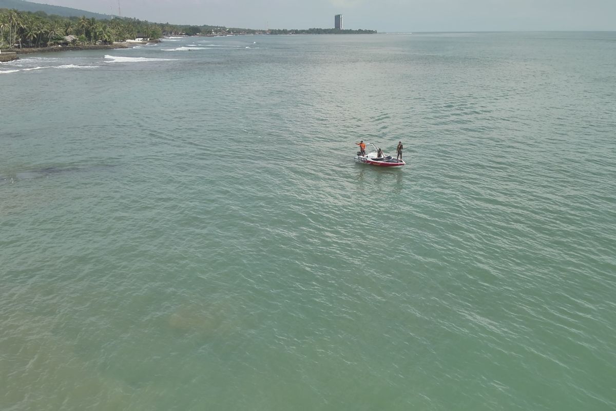 Tim SAR Banten cari remaja hilang di Pantai Anyer