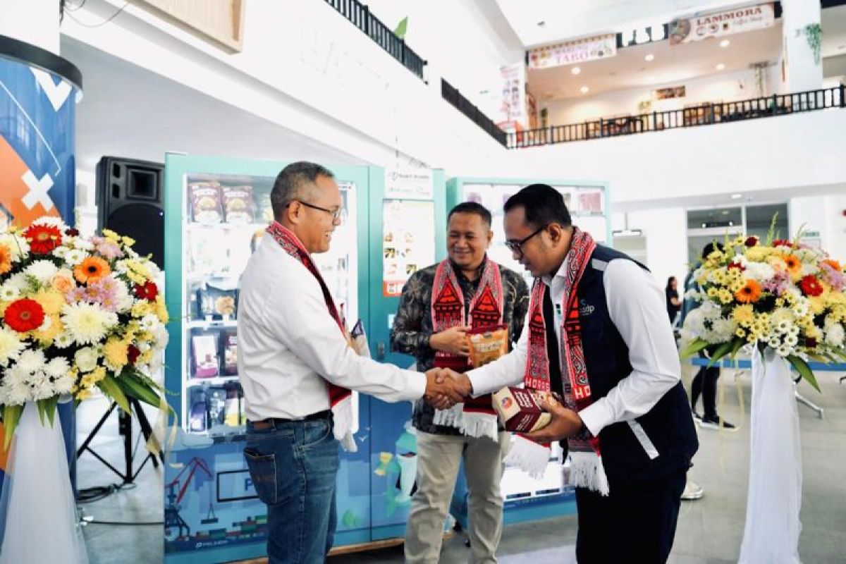 Pelindo-ASDP hadirkan vending machine UMK perkuat ekonomi rakyat