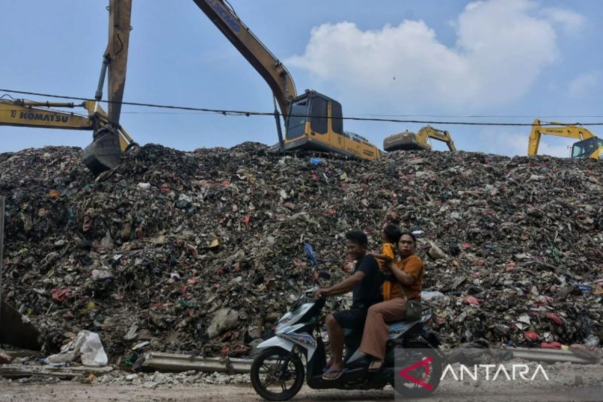 Legislator Bekasi minta sosialisasi secara masif perda pengelolaan sampah