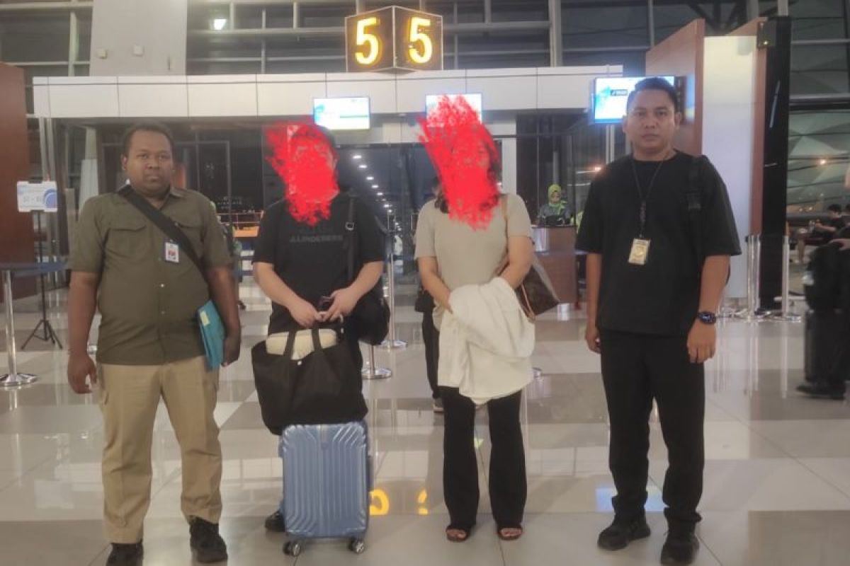 Indonesia deports two Chinese nationals for fake investor scam