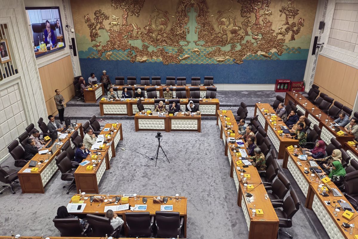 Komisi VII: Hormuz ditutup, tak sebegitu mengerikan industri nasional