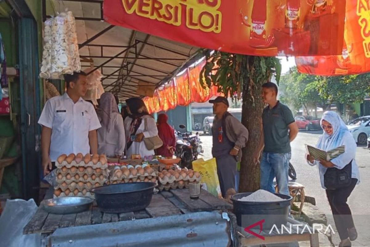 Disperindagkop Rejang Lebong datangi pedagang penunggak sewa kios