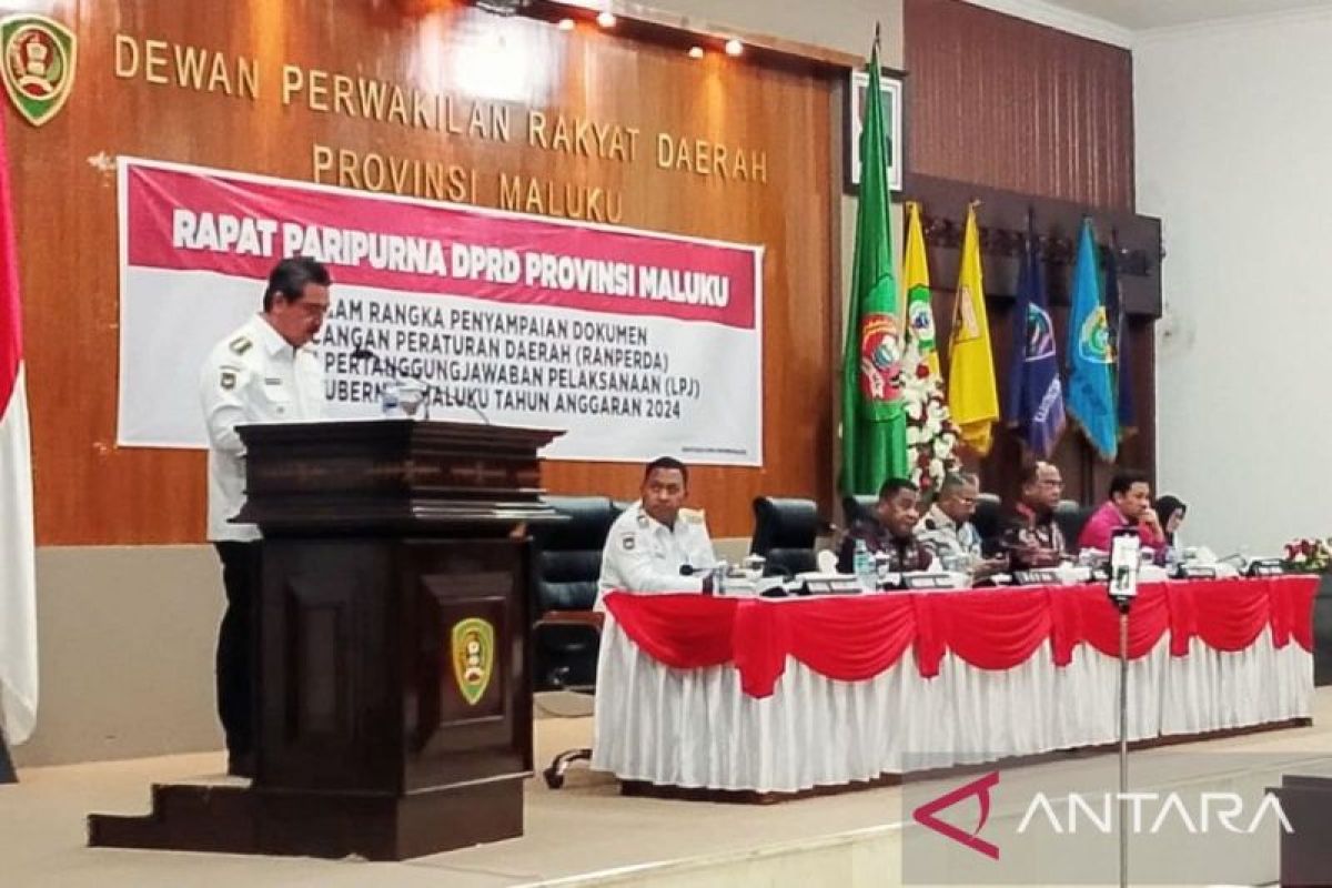 Gubernur Maluku serahkan dokumen Ranperda pelaksanaan APBD  2024