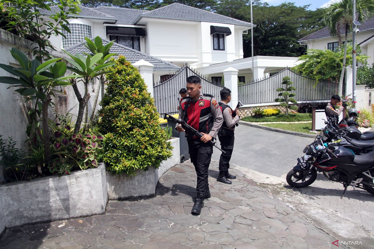 KPK sita Rp2,8 miliar dan 2 senpi dari rumah Kadis PUPR Sumut nonaktif