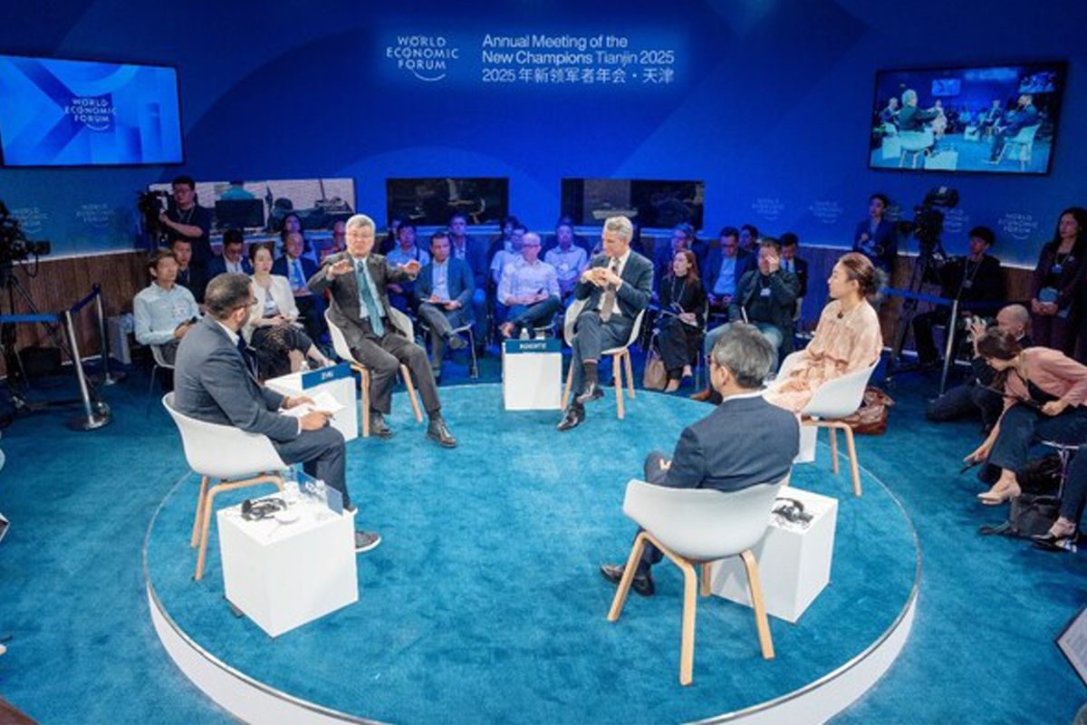 Yidu Tech's AI Agents Now Handle 20% of Hospital Tasks: Human-Machine Collaboration Model Showcased at Summer Davos