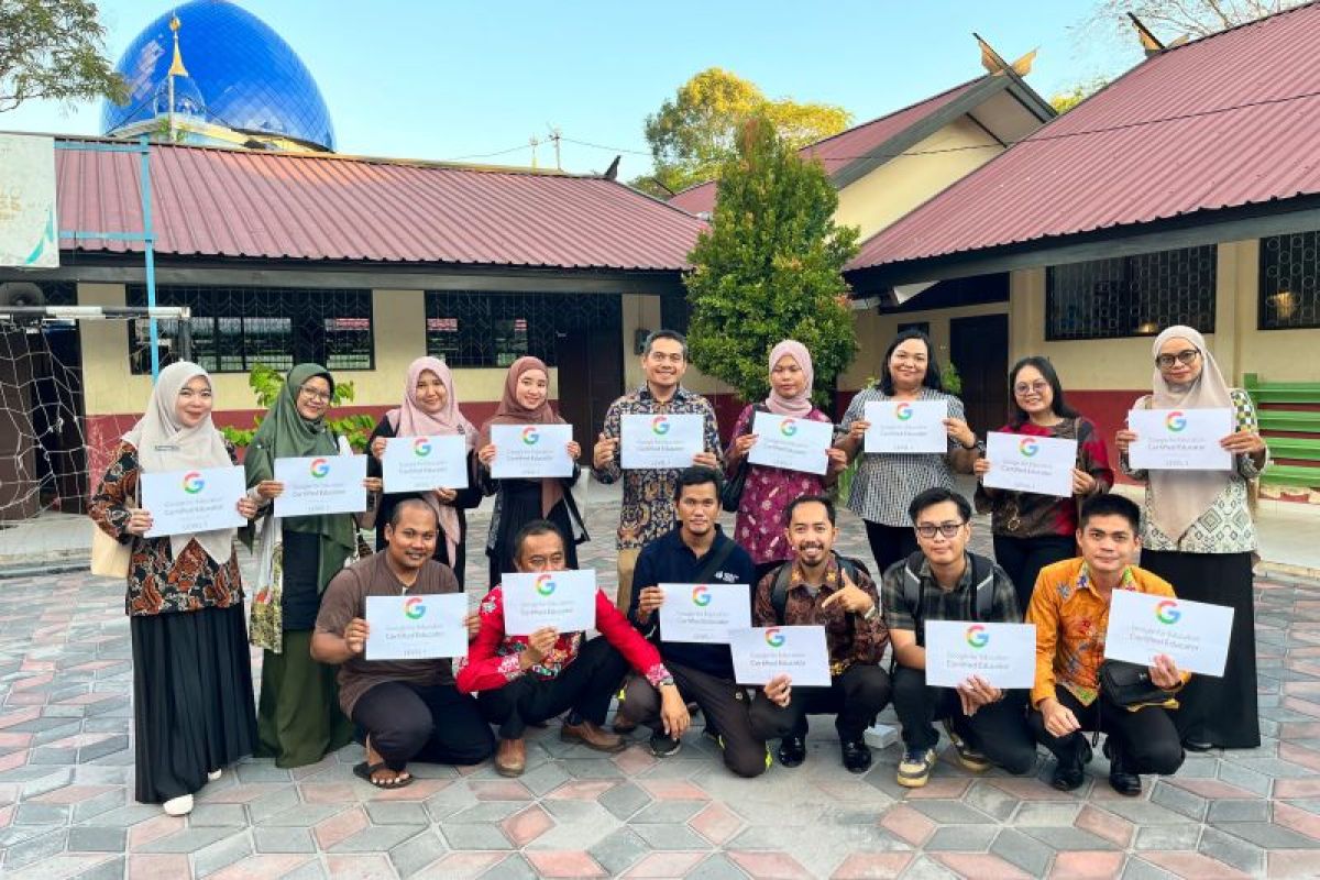 15 guru SMPN Palangka Raya lulus Sertifikasi Google Certified Educator