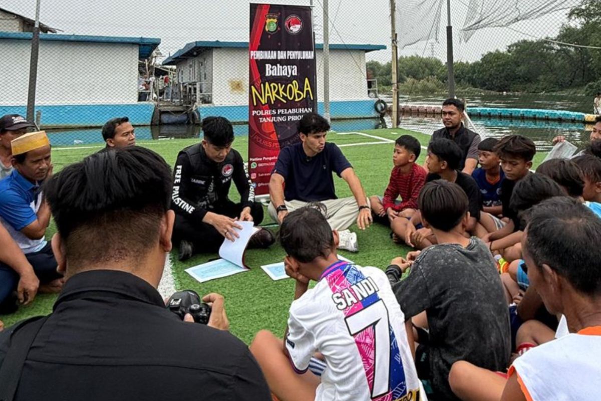 Polisi cegah penyalahgunaan narkoba lewat penyuluhan di Muara Angke