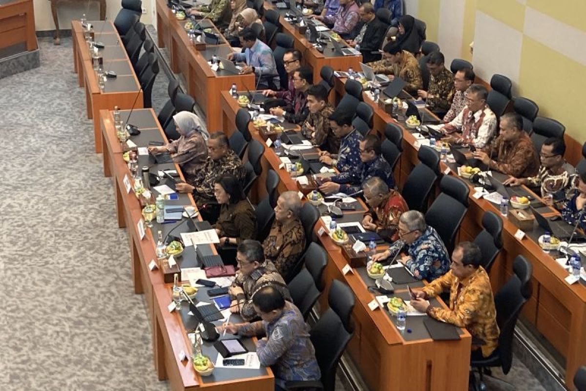 Sri Mulyani kejar penerimaan pajak Rp1.409 triliun pada semester II