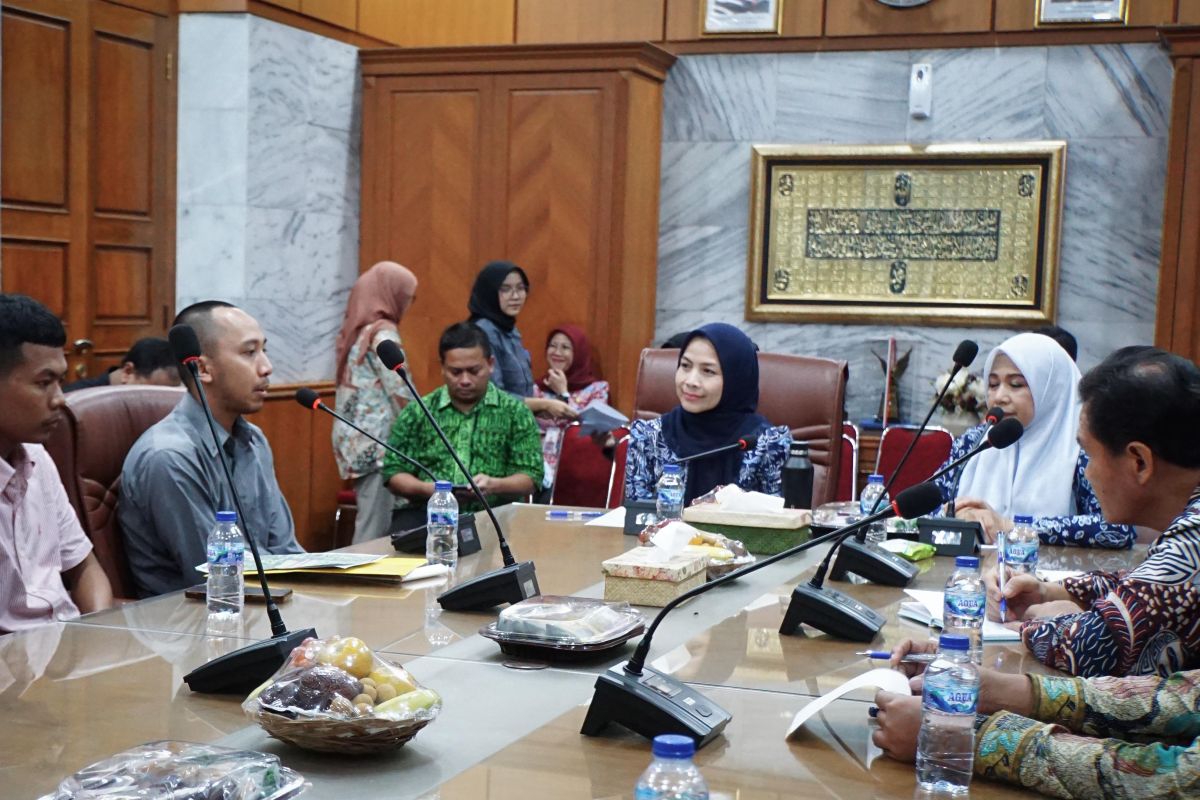 Bupati Serang minta warga Cibetus hormati proses hukum
